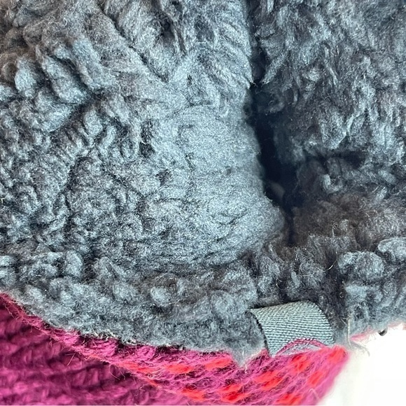 Isotoner Signature Smart Dri Mittens Sz. One Red/Purple - Picture 4 of 5